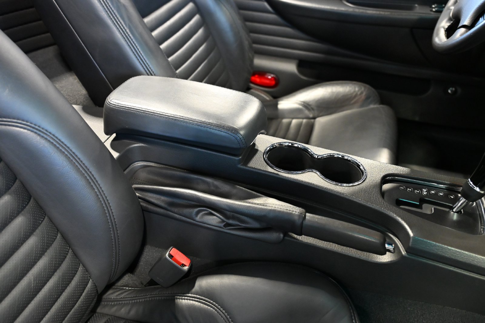 Used 2002 Ford Thunderbird RWD image 36