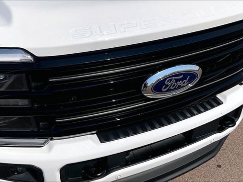 Used 2025 Ford F350 Platinum AWD/4WD image 31
