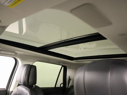 New 2025 Lincoln Navigator Reserve image 16