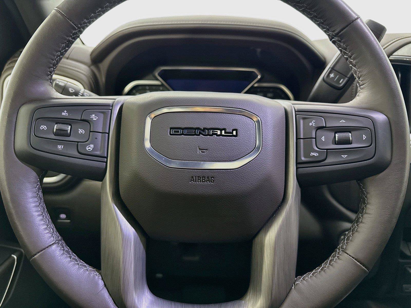 Used 2022 GMC Sierra 2500 Denali w/ Denali Ultimate Package AWD/4WD image 15