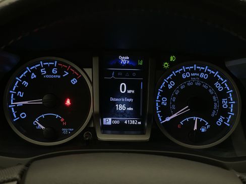 Used 2022 Toyota Tacoma SR5 image 13