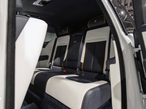 Used 2024 Rolls-Royce Cullinan Black Badge image 12