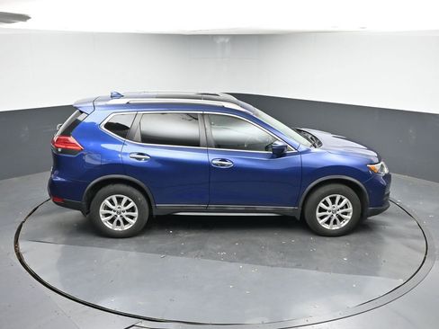 Used 2017 Nissan Rogue SV w/ Sun & Sound Touring Package image 23