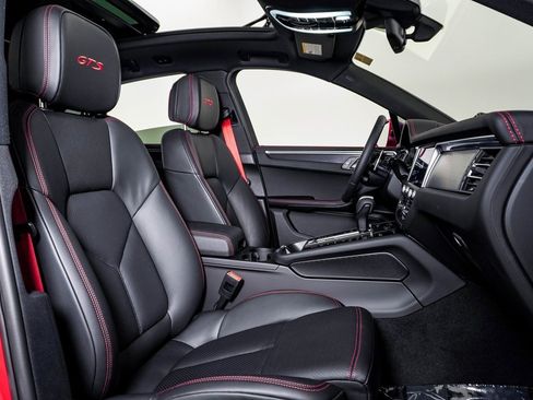 Certified 2022 Porsche Macan GTS image 15