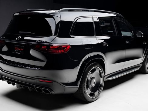 Used 2025 Mercedes-Benz GLS 63 AMG 4MATIC image 36