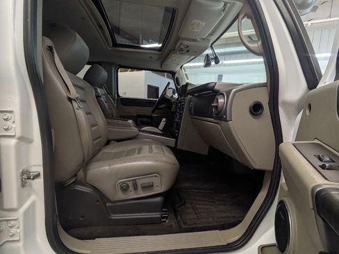 Used 2003 HUMMER H2 Luxury w/ Preferred Equipment Group image 23