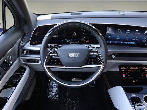 New 2026 Cadillac Vistiq Sport w/ LPO, Floor Liner Package image 16