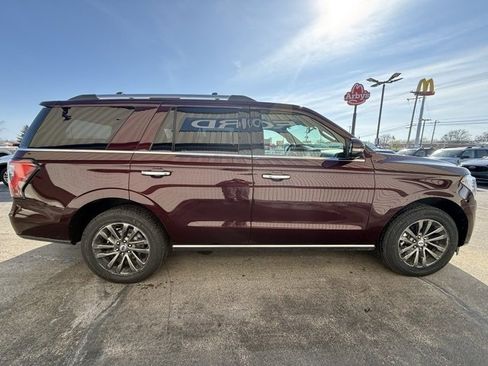 Used 2021 Ford Expedition Limited image 8