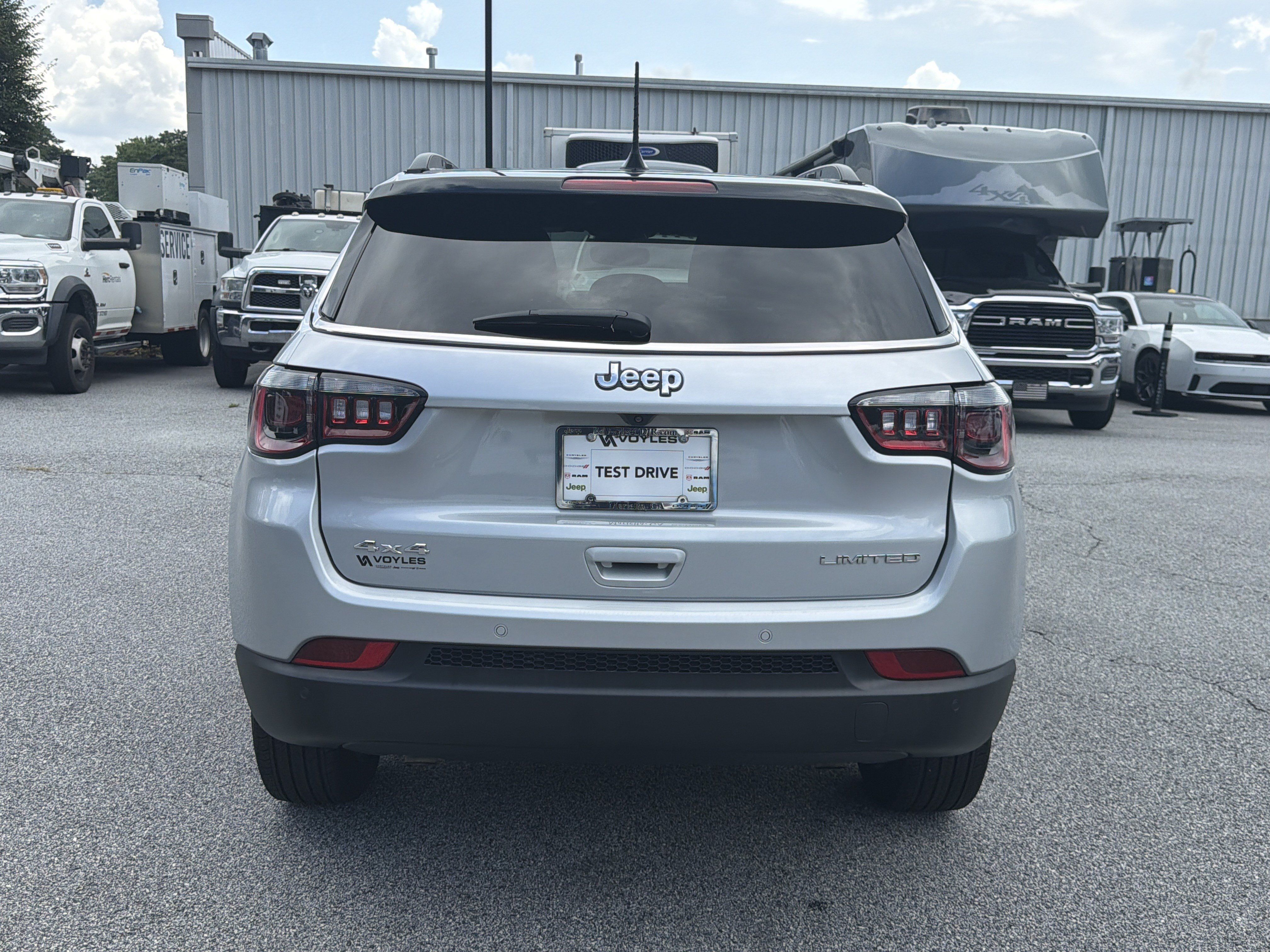 Used 2026 Jeep Compass Limited AWD/4WD image 7