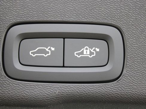 New 2026 Volvo XC60 B5 Plus w/ Climate Package AWD/4WD image 32