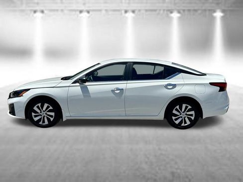Certified 2025 Nissan Altima 2.5 S FWD image 10