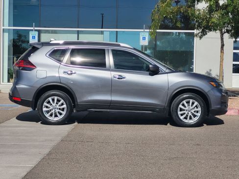 Used 2019 Nissan Rogue SV AWD/4WD image 4