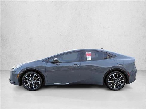 New 2026 Toyota Prius Plug-In Hybrid FWD image 5