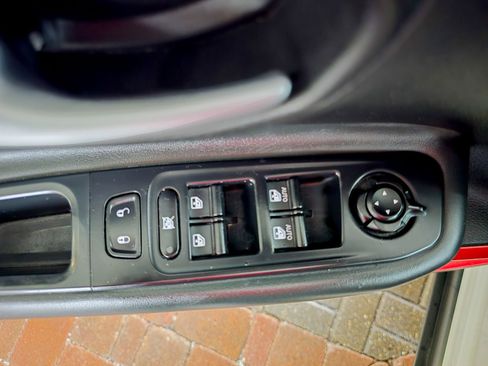 Used 2019 Jeep Renegade Trailhawk image 30