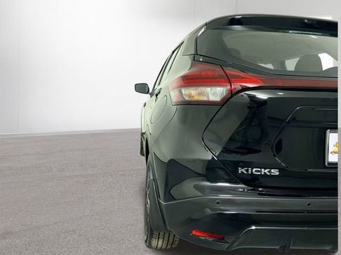 Used 2023 Nissan Kicks SV image 28
