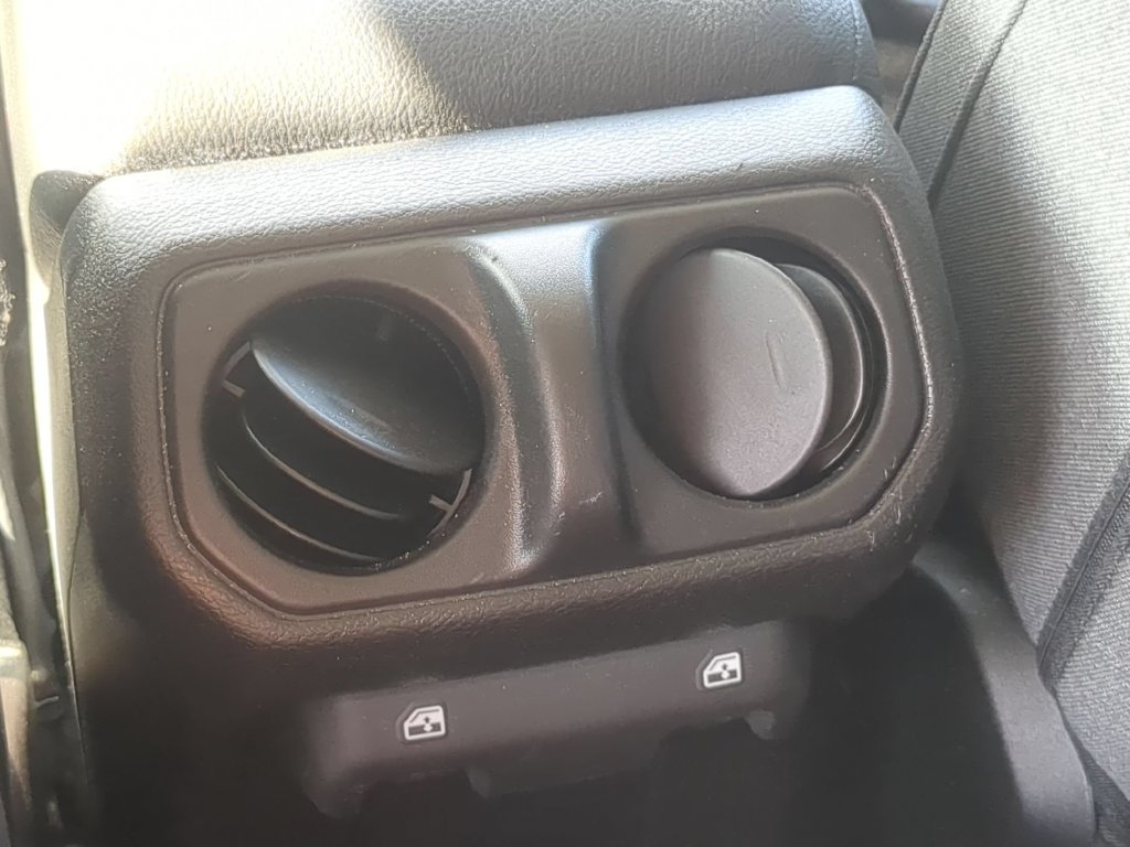 Used 2024 Jeep Gladiator Sport AWD/4WD image 24