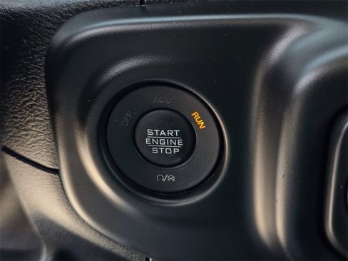 Used 2021 Jeep Wrangler Unlimited Sahara image 21