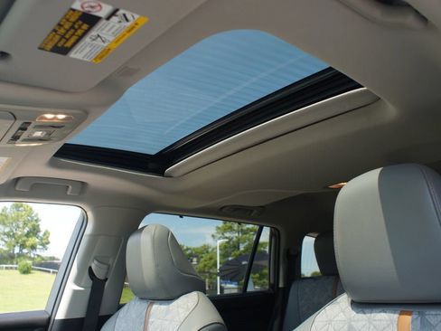 Used 2022 Toyota Highlander Bronze Edition AWD/4WD image 6