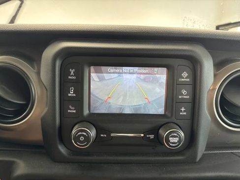 Used 2019 Jeep Wrangler Unlimited Sport S AWD/4WD image 17