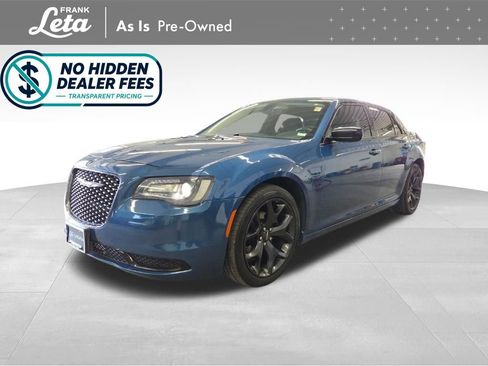 Used 2020 Chrysler 300 Touring w/ Sport Appearance Package RWD image 9