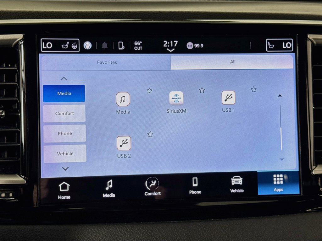 Used 2024 Chrysler Pacifica Touring-L FWD image 29