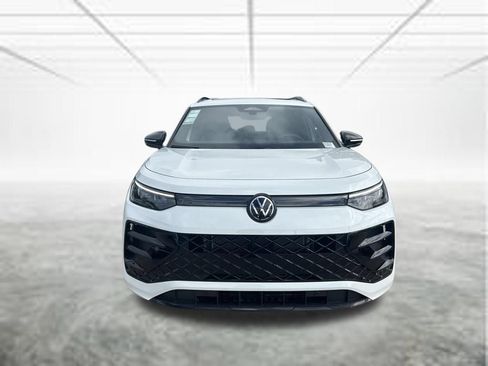 New 2026 Volkswagen Tiguan SE R-Line FWD image 8