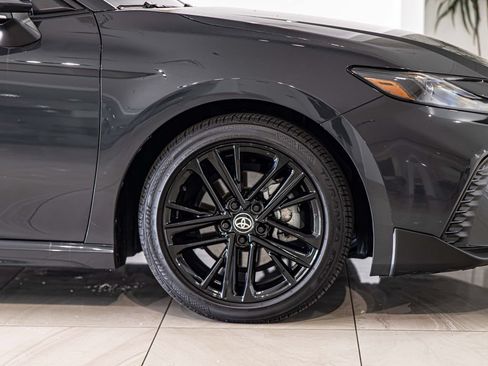 Used 2025 Toyota Camry SE w/ Convenience Package FWD image 10