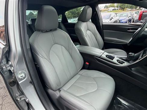 Used 2022 Toyota Avalon XLE w/ Moonroof Package FWD image 17