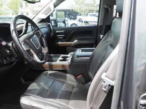 Used 2017 GMC Sierra 2500 Denali w/ Duramax Plus Package AWD/4WD image 13