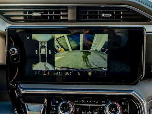 Used 2025 GMC Sierra 3500 Denali w/ Technology Package image 26