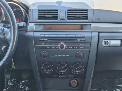 Used 2004 MAZDA MAZDA3 s w/ Moonroof & 6-CD Pkg image 18