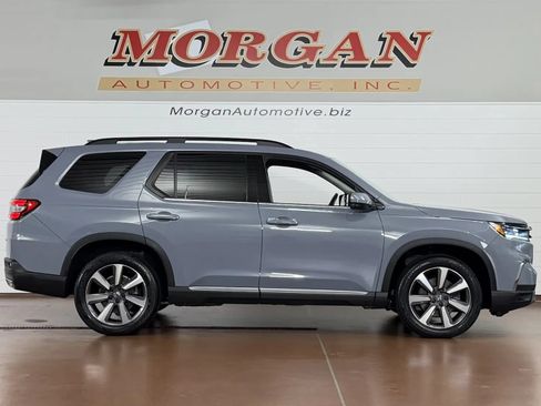 Used 2023 Honda Pilot Touring image 2