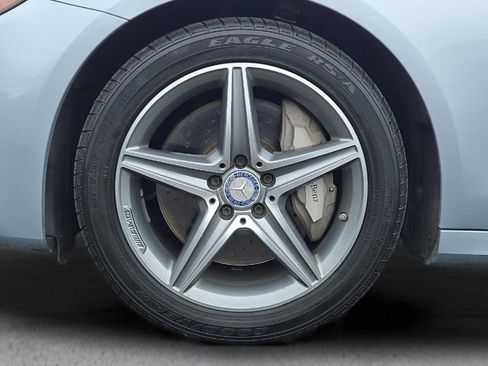 Used 2017 Mercedes-Benz E 300 4MATIC image 8