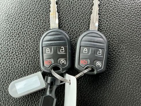 Used 2015 Ford F350 Lariat w/ Lariat Interior Package image 20