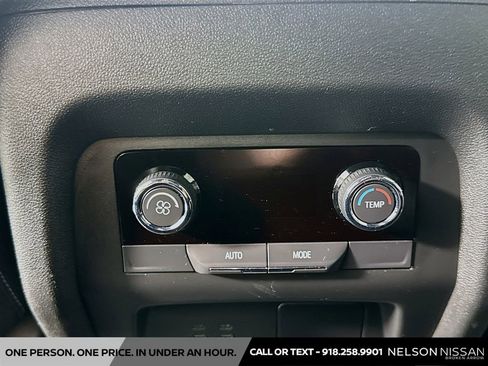Used 2026 Chevrolet Traverse LT AWD/4WD image 25