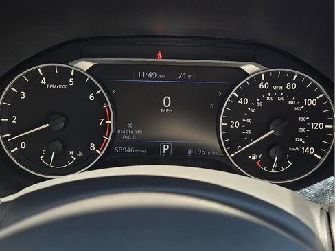 Used 2024 Nissan Altima 2.5 SV FWD image 18