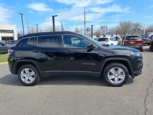 Certified 2022 Jeep Compass Latitude w/ Convenience Group AWD/4WD image 7