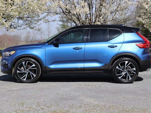Used 2019 Volvo XC40 T5 R-Design image 34