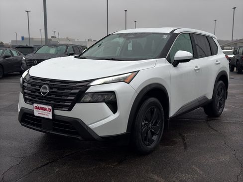 New 2026 Nissan Rogue SV w/ Cold Weather Package AWD/4WD image 2