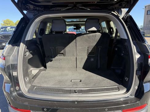 Used 2023 Jeep Grand Cherokee L Limited w/ Luxury Tech Group II image 10