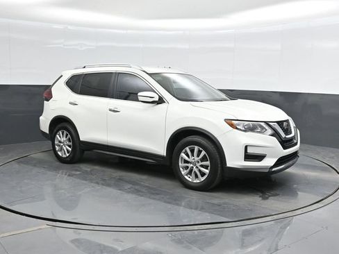 Used 2020 Nissan Rogue SV image 5