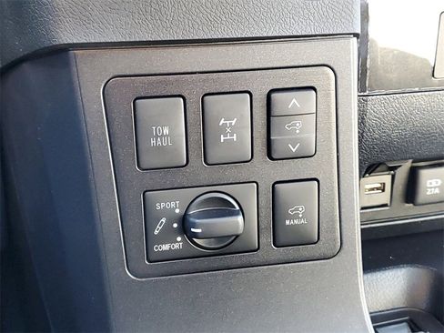 Used 2020 Toyota Sequoia Platinum image 33