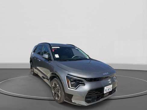 Used 2023 Kia Niro Wave FWD image 4