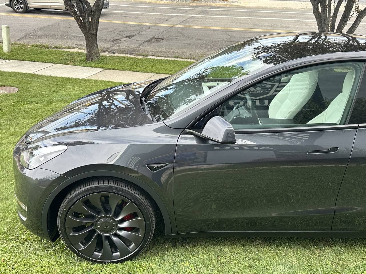 Used 2025 Tesla Model Y Performance AWD/4WD image 10