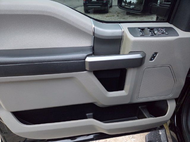 Used 2022 Ford F250 XLT w/ Black Appearance Package AWD/4WD image 9