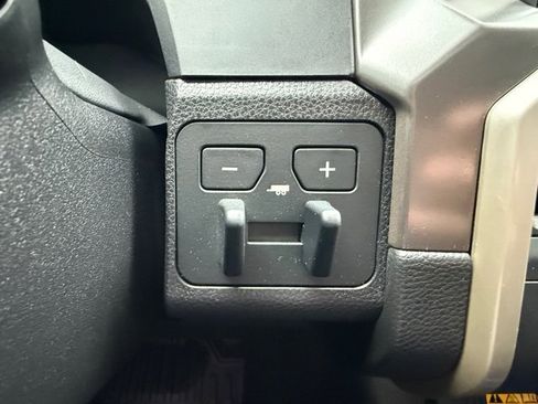 Used 2024 Toyota Tacoma TRD Off-Road w/ TRD Off Road Premium Package image 23