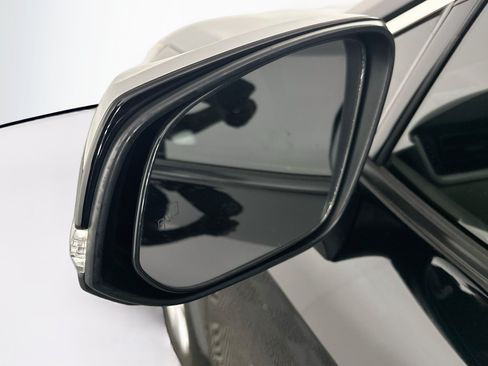 Used 2021 Toyota RAV4 XLE w/ Convenience Package FWD image 16