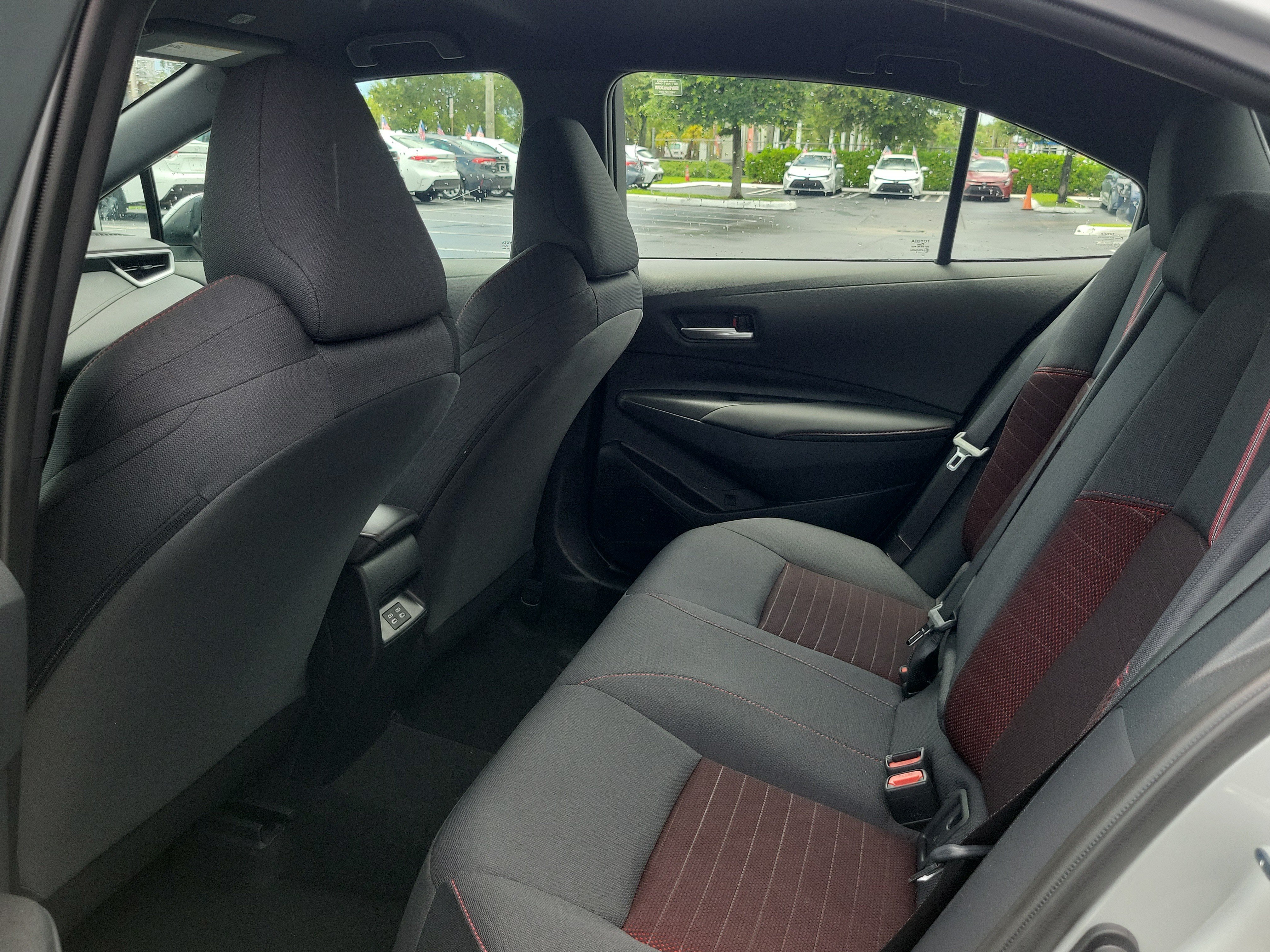 Used 2025 Toyota Corolla SE FWD image 18