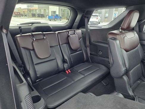 Used 2020 Ford Explorer Platinum w/ Premium Technology Package image 15