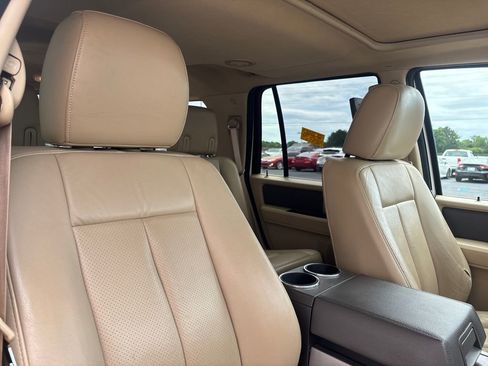 Used 2014 Ford Expedition XLT w/ Equipment Group 202A RWD image 18